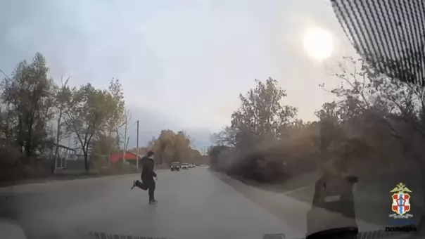 В Омске мальчик выскочил под колёса проезжающей машины