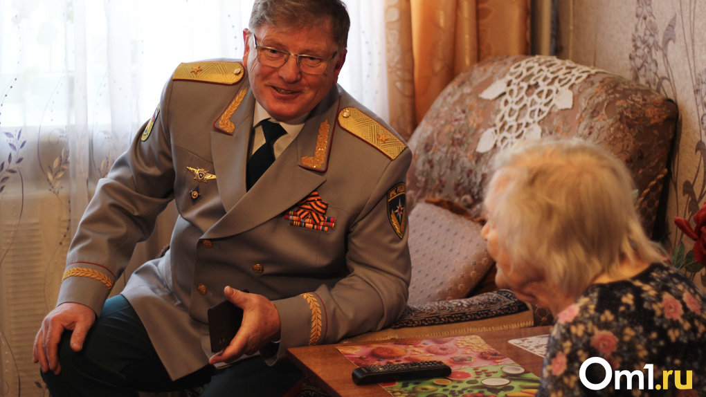 Владимир Корбут поздравил с Днём Победы 102-летнего ветерана Великой Отечественной войны