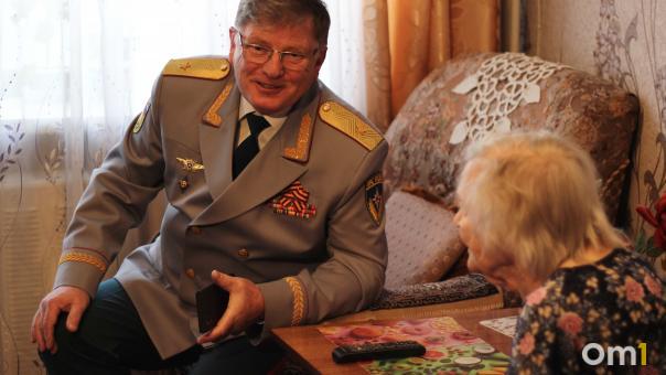 Владимир Корбут поздравил с Днём Победы 102-летнего ветерана Великой Отечественной войны