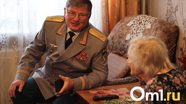 Владимир Корбут поздравил с Днём Победы 102-летнего ветерана Великой Отечественной войны