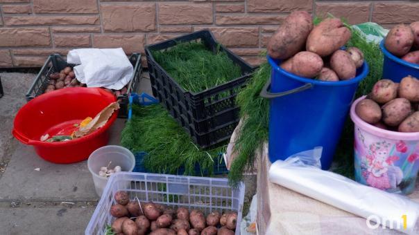 В Омской области резко подорожали картофель, капуста и яблоки