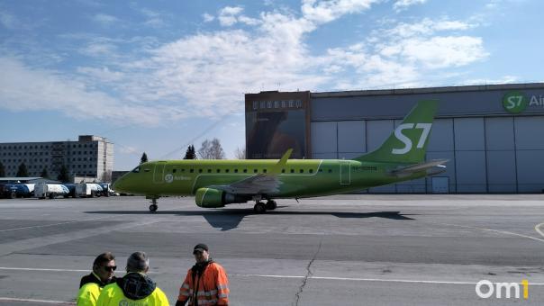 Экстренно севший Boeing в Новосибирске отстранили от полётов