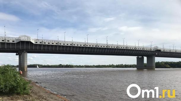 В Омске не нашли подрядчика, который за 90 миллионов сделает подсветку на метромосту