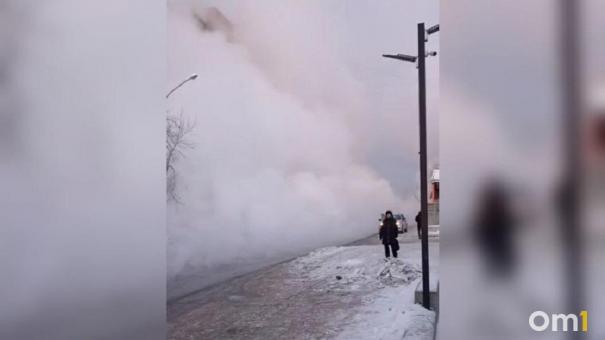 В СГК назвали предварительную причину крупного порыва теплосети на Петропавловской