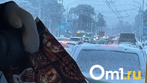 Ленинградский мост ещё не перекрыли, но Омск уже встал в 7-балльные пробки