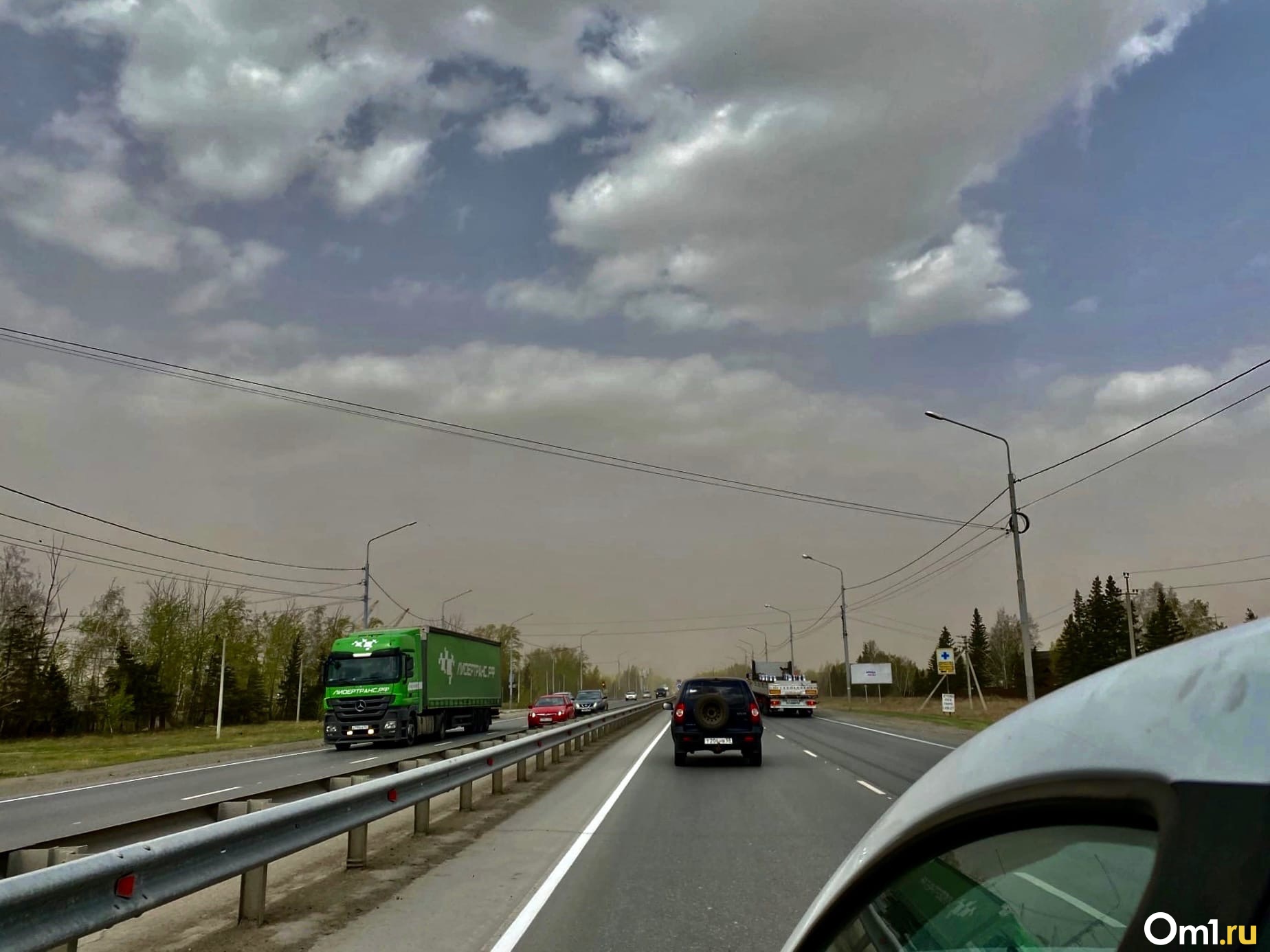 Магнитные бури сегодня в омске омской области. Песчаная буря в Омске. Пыльная буря в Омске. Омск после песчаной бури. Песчаная буря в Туркменистане.