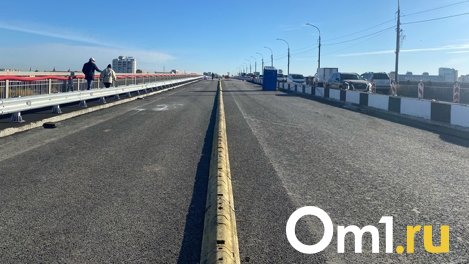 Омичи стали быстрее проезжать по Ленинградскому мосту после открытия одной из сторон