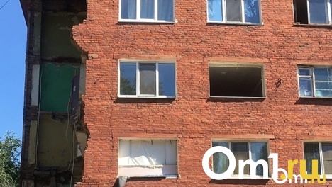 А куда её девать? Рассказываем, можно ли омичам продавать квартиры в аварийных домах