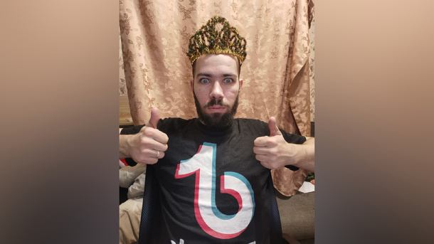 Новосибирский блогер стал звездой TikTok благодаря видео с газоиспусканием