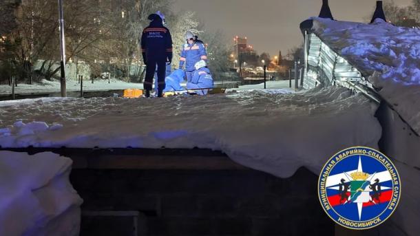 В Новосибирске спасатели МАСС обнаружили тела трёх погибших женщин