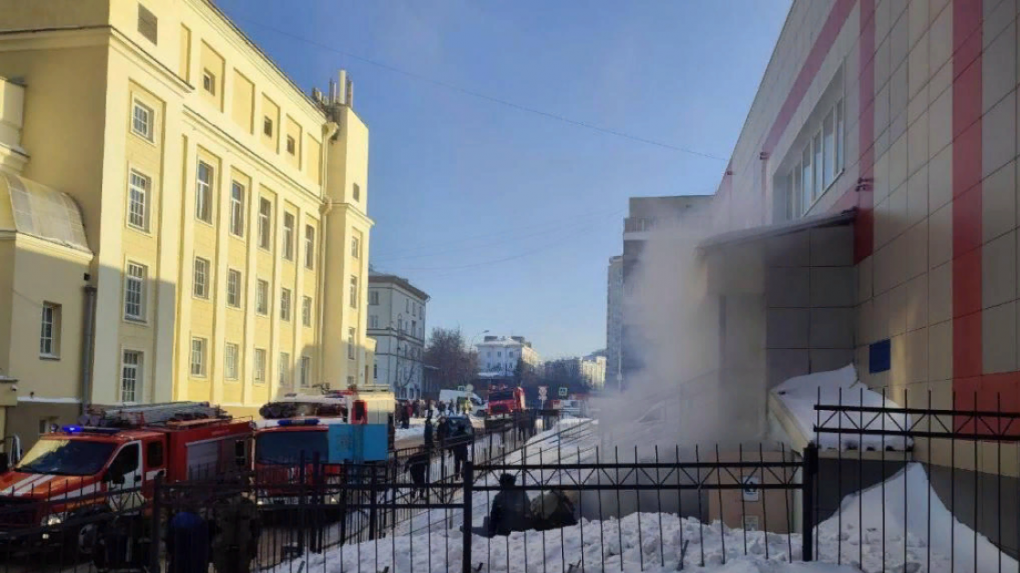 Стало известно, кто погиб во время пожара в новосибирской гимназии №10