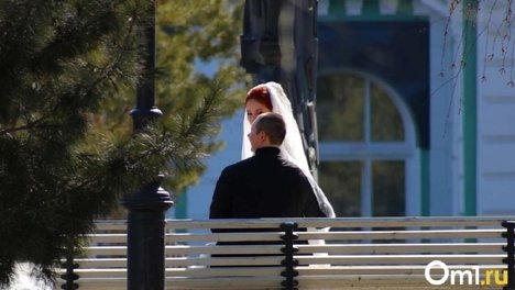 За первые восемь месяцев 2023 года свадьбу сыграли 8298 пар омских пар