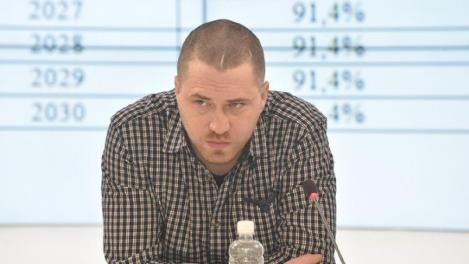 «Сейчас лучше работает кнут». Владимир Лифантьев – о том, как убедить омичей убирать за собаками