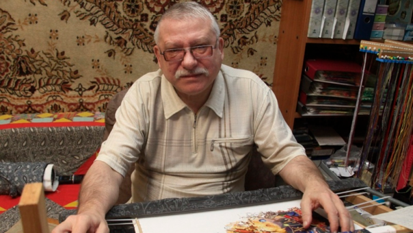 Вышивальщик без гендерных предрассудков: новосибирец занимается нетипичным для мужчин хобби