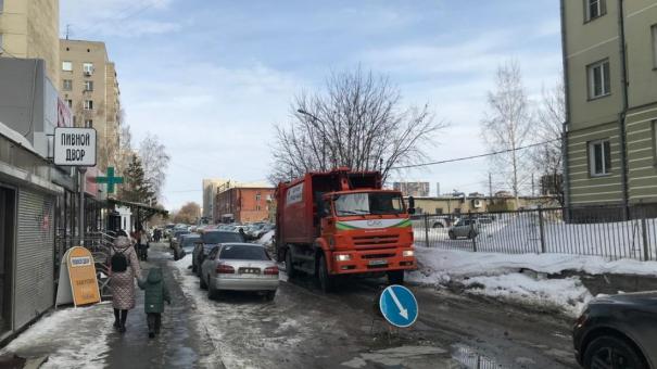Экомобиль МУП «САХ» обменяет бытовой хлам на лакомства в Новосибирске