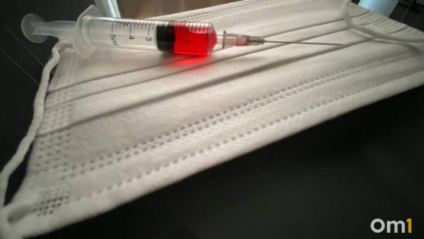 Пациентке стало плохо с сердцем после вакцинации новосибирским препаратом «ЭпиВакКорона»