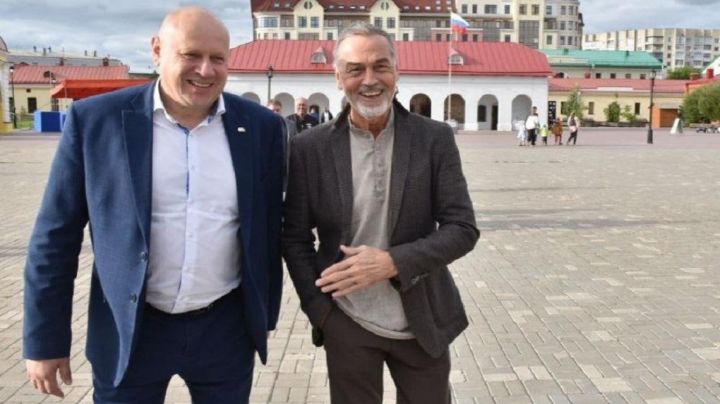 Знаменитый художник Никас Сафронов встретился с мэром Шелестом для обсуждения олимпийского проекта в Омске