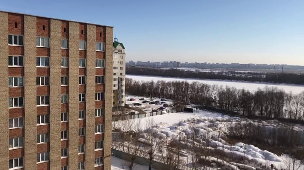 В Омске 19-летняя студентка выпала из окна общежития и разбилась насмерть