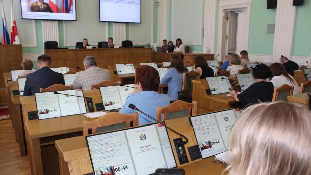 «Под конец года небольшой подвиг совершили»: в Омске обсудили бюджет 2024 года