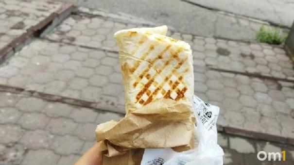 В Омске неожиданно подорожала шаурма