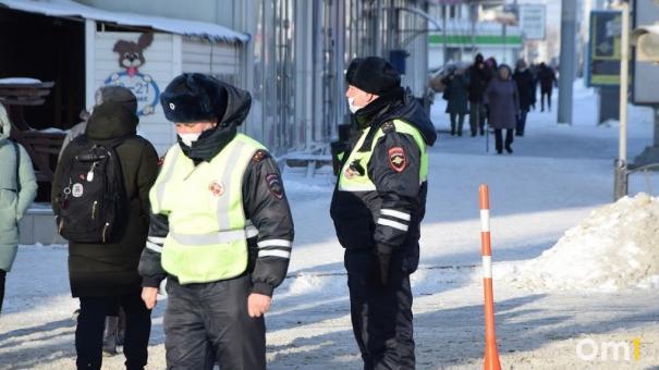 В центре Омска иномарка наехала на школьника, переходившего «зебру»
