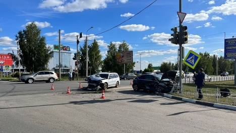 Светофор, ребёнок, ТЦ «Мега»: в Омске произошла авария, где пострадал четырёхлетний мальчик