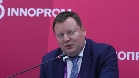 НОВИКОМ провёл дискуссию о поддержке технологического развития на ИННОПРОМ-2025