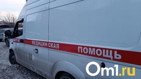 Омич оказался в реанимации с ножевыми ранениями после ссоры с соседом
