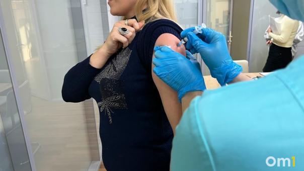 В Омской области снизился уровень коллективного иммунитета к коронавирусу