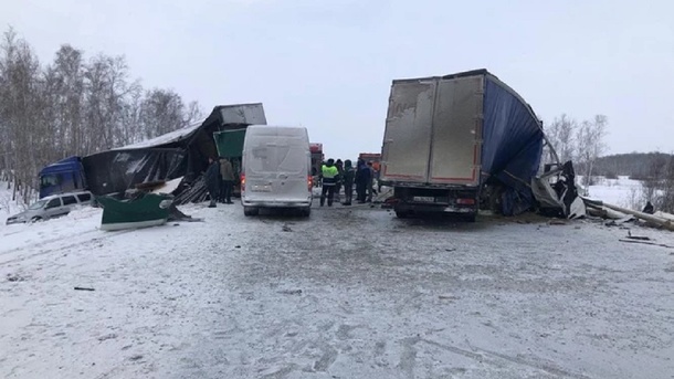 Два водителя большегрузов погибли в ДТП в Новосибирской области