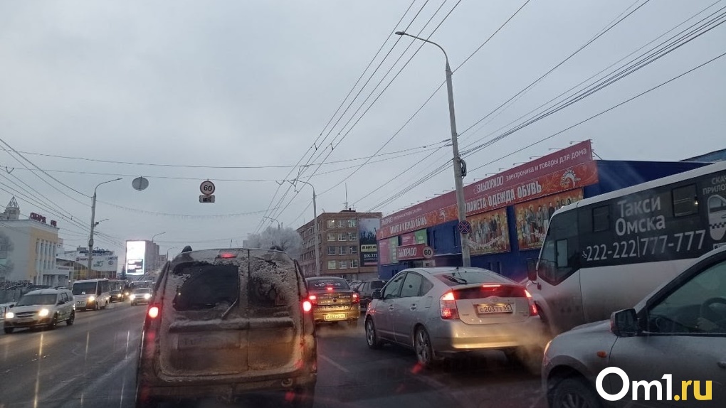 В дептрансе Омска предложили запретить левые повороты на улице Красный Путь