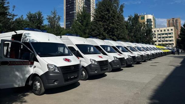 Скорая помощь Новосибирска получила 35 новых автомобилей