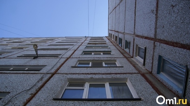 Жильцы 17-этажки на два месяца остались без лифта в Новосибирске