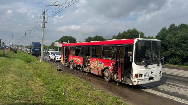 Очередное ДТП с автобусом в Омске: следователи начали проверку