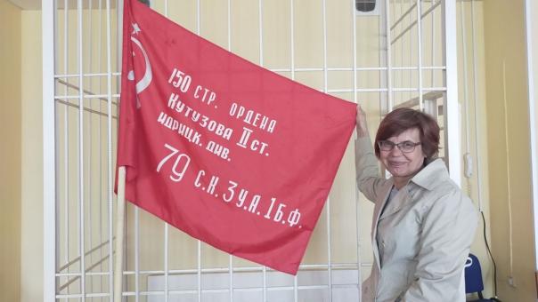 Новосибирского депутата Каверзину арестовали на семь суток за незаконную организацию «Бессмертного полка»