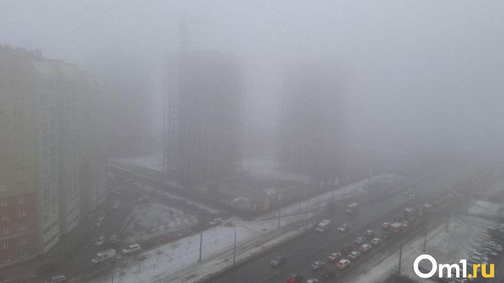 В Омске из-за сильного тумана задержали восемь рейсов в аэропорту