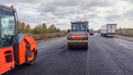 В Омске Сыропятский тракт расширили до четырёх полос