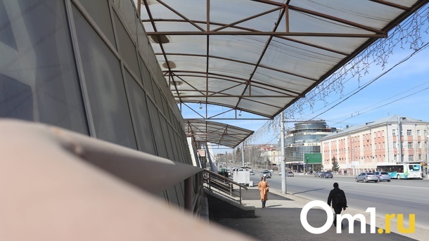 Омские дороги активно очищают от пыли и мусора