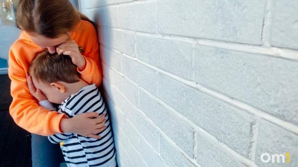 Остались без родителей: в новосибирской школе помогают выжить четырём сиротам