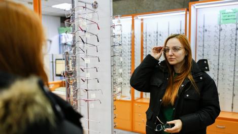 Крепкие кости, упругие мышцы и зоркий глаз: салон оптики и ортопедии радует омичей новыми предложениями