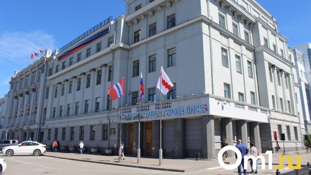 В мэрии объяснили, почему советскую мозаику на школе закрыли сайдингом