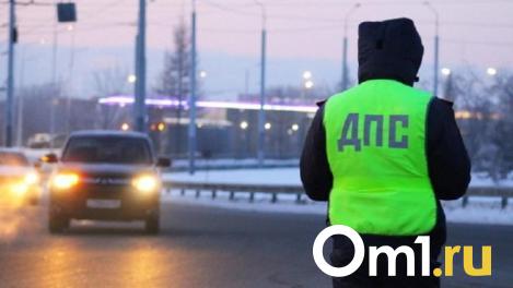 Пьяный омич врезался в машину ГИБДД во время погони