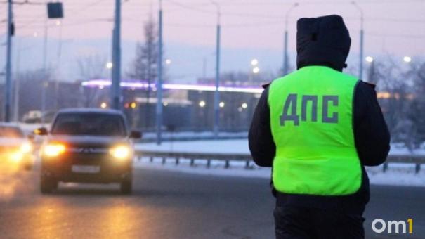 Пьяный омич врезался в машину ГИБДД во время погони