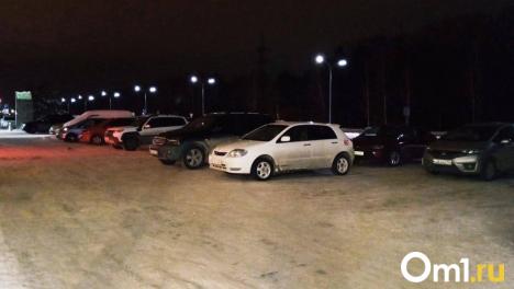 Бесплатную парковку вернули у ТК «Терминал» в Омске