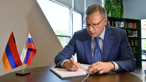 Губернатор Омской области Бурков, прилетевший с рабочим визитом в Армению, рассказал о первых договорённостях