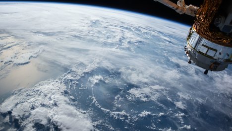 Салют, приезд космонавта и еда из тюбика: в Новосибирске рассказали о программе празднования Дня космонавтики