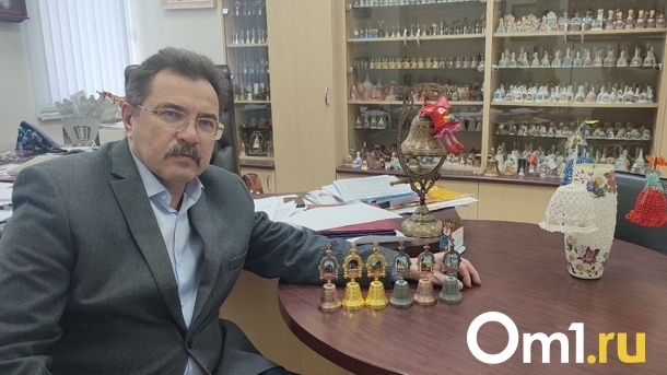 «Звенят, гудят, хохочут, плачут»: омич Владимир Гринёв показал свою фантастическую коллекцию колокольчиков