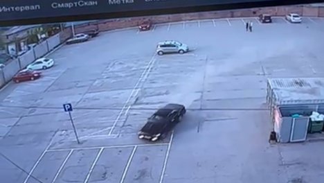 Омича оштрафовали за дерзкий дрифт у парка «Вокруг света»