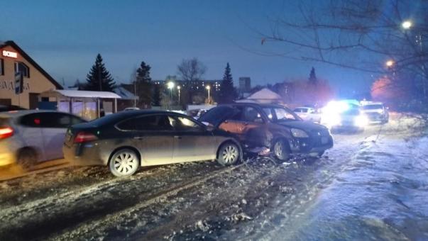 В Омске подросток пострадал в аварии на улице Чкалова