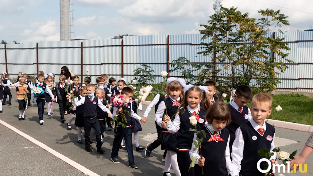 Школа 15 форма. Фотографии учеников 1 сентября. Под школьной формой. Самая большая школа детская. Фото первое сентября в сибирской школе в 2022.